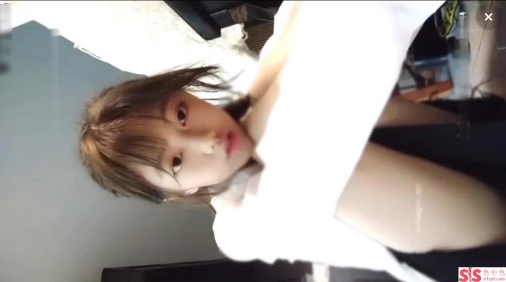 直播翻车 处女学生家中自慰 妈妈回来发现被痛斥 预览截图 9