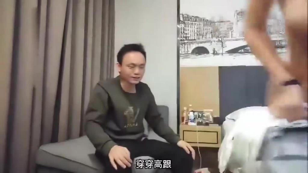 高颜值抖音黑丝御姐兼职外围骚气黑丝御姐G奶口暴吞精 预览截图 3