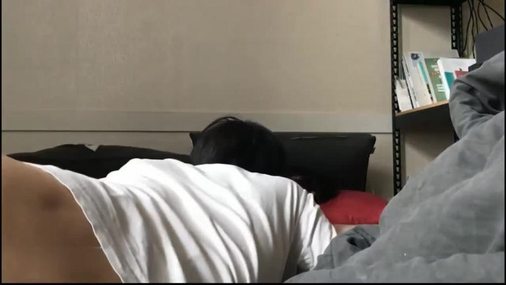 【模特自拍泄密】约操极品身材车模回家啪啪_女上骑乘自己动_无套操出白浆内射_近距离冲刺视觉冲击_欲罢不能 预览截图 2