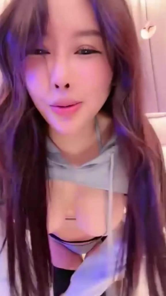 爆乳白虎美穴黑丝高跟辣妹极品身材骑乘位勐插粉穴自慰高潮 预览截图 2