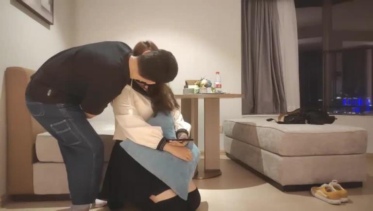 交不到男友的妹妹只能接受我的调教 预览截图 2