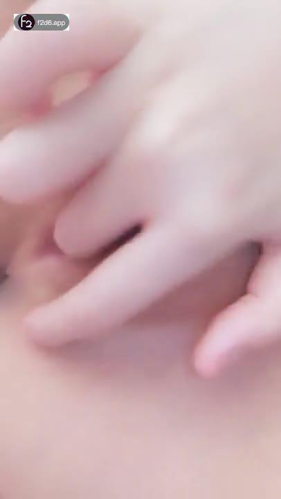 萌白酱。jk白虎自慰 预览截图 11