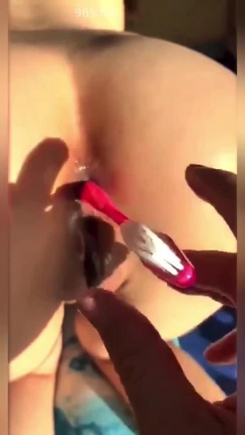 贵宾【湖南名媛】爱健身蜜桃臀嫩妹,侍候金主附带舔菊! 预览截图 1