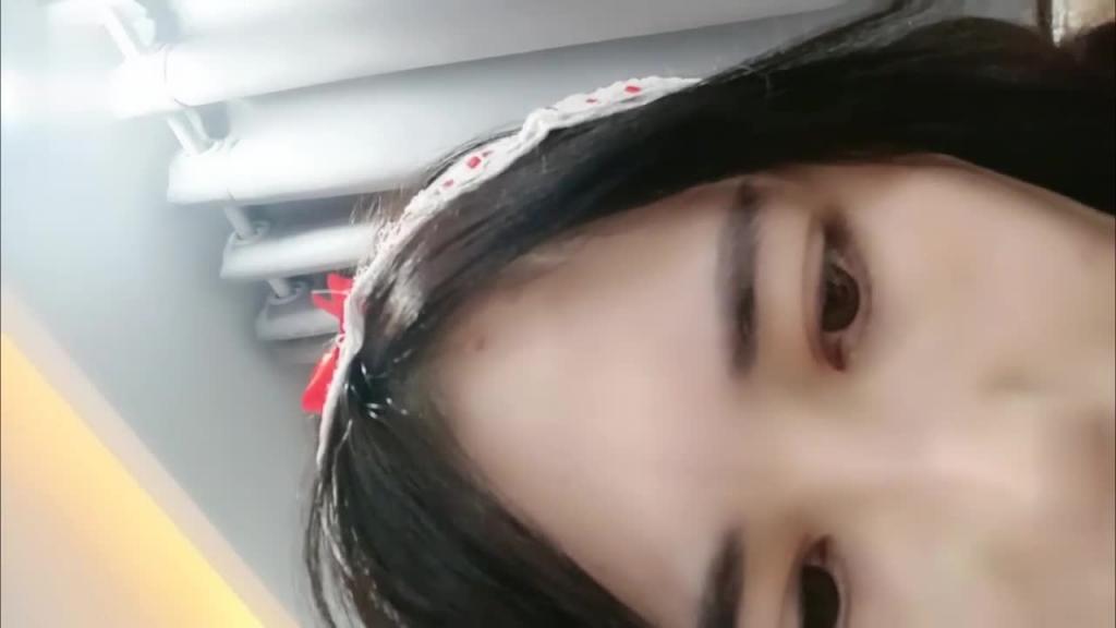 【蜜桃臀卡哇伊萌妹】快速抽插出白浆,大屁股对着镜头上下套弄 预览截图 10