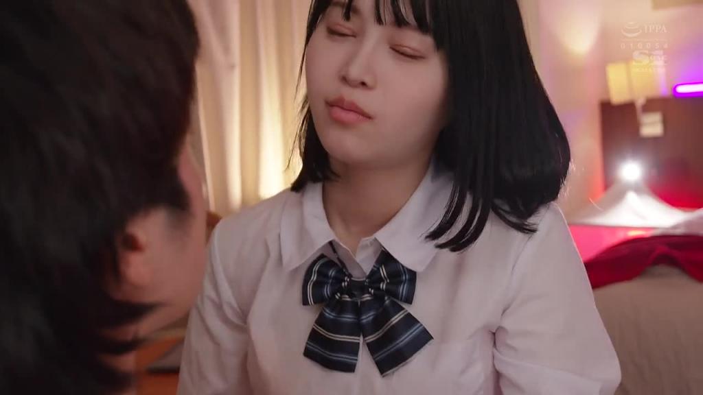 身为教师的我对于成长中的女学生的胸部失去理智,多次吐精在她身上。日向枫 SSIS-891 预览截图 5