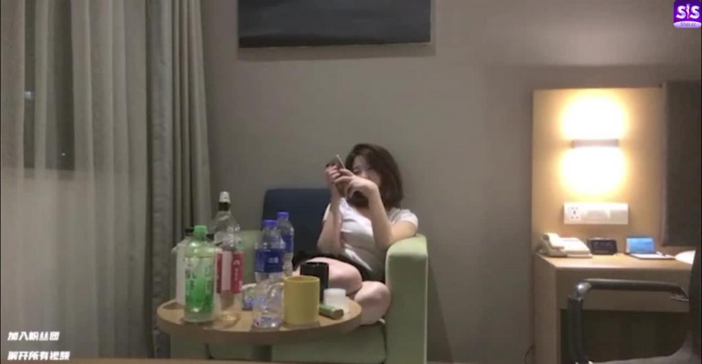666专约良家 强上醉酒妹 你这个人渣放开我! 预览截图 2