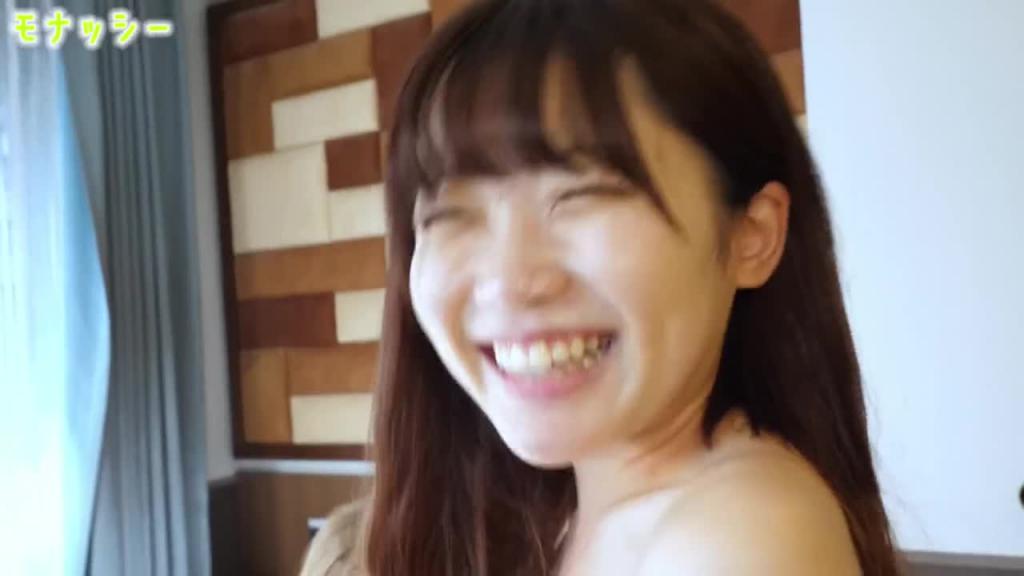 笑脸可爱的春香 开朗性格身材出众的尤佳莉 这样淫荡享乐的3P还是人生第一次 FC2-PPV-3842386 预览截图 12