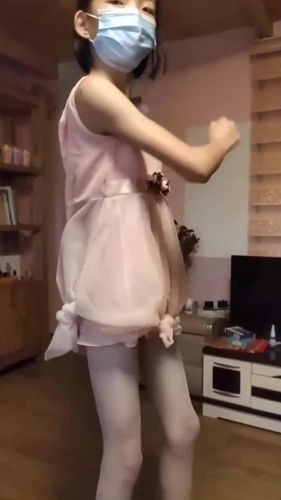 【独家原版】乱伦事件[云南堂妹+福建小表妹+云南兽父]全网封禁无水印完整版！敏感资源尽快收藏！ 预览截图 4