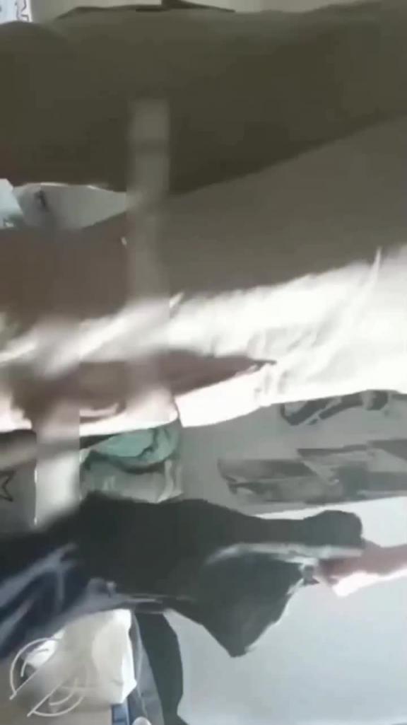 【兄妹乱伦】趁爸妈不在和大二亲妹乱伦 预览截图 3