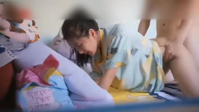女儿与爸爸在家乱伦,测试女儿技术 预览截图 1