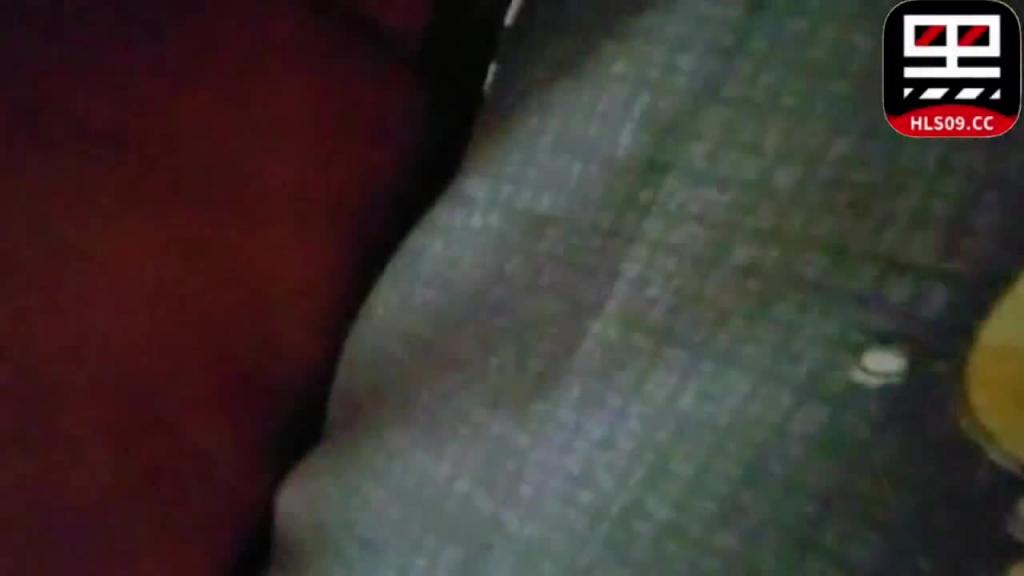 〔父女乱伦实录〕给萝莉女儿买手机诱导她给我口交，最后强插破处内射 预览截图 11