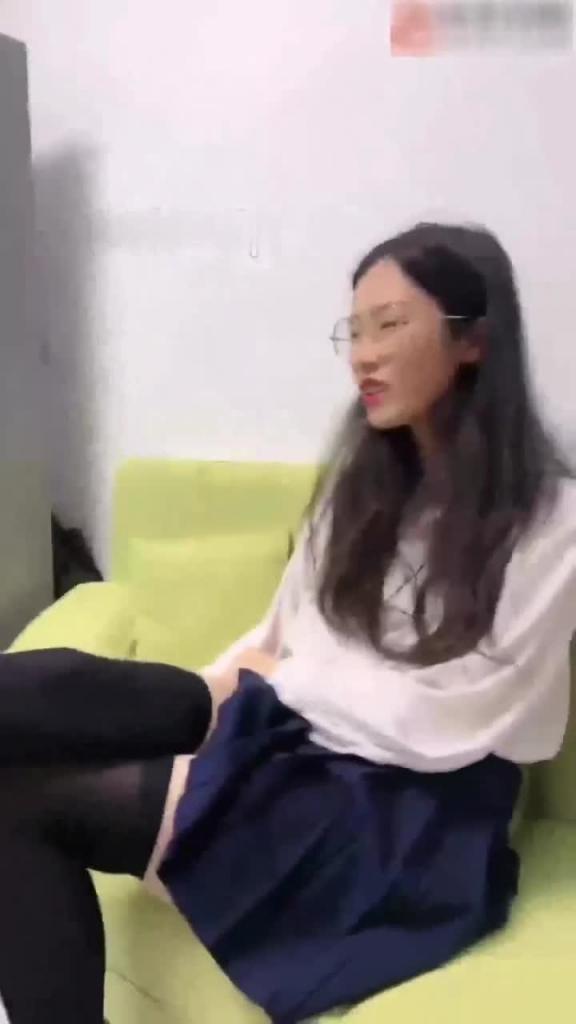 【万人求-研究生女同闹市区调教】刷新女奴的羞耻感，让你鸡儿硬邦邦 预览截图 10
