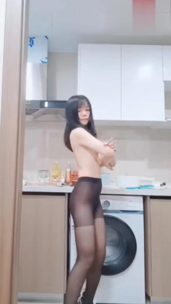 B站现役舞蹈区up主露脸裸舞私人订制清纯反差婊诱惑黑料泄密 预览截图 9