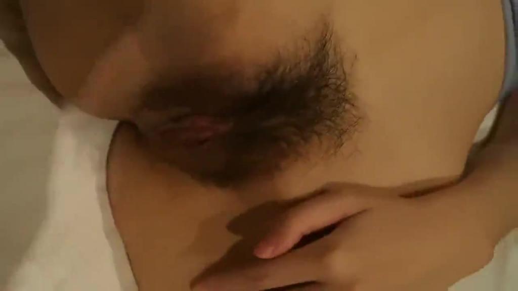 约长腿小姐姐来滚床单,看看她下面的穴多么会流水~ 预览截图 9