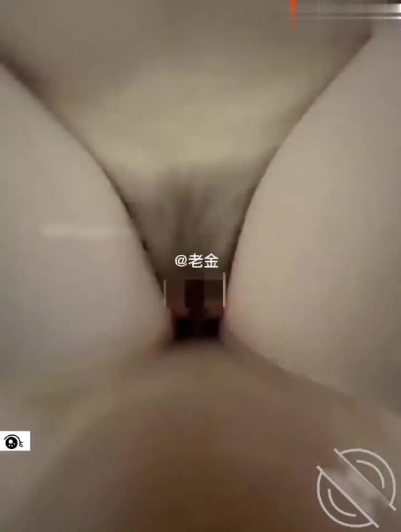 高中儿子趁爸爸不在家乱伦教师妈妈 预览截图 12