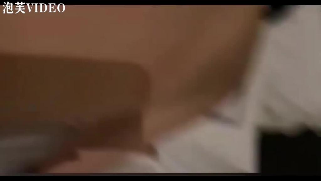 【极品少女】两个混混轮奸高中少女内射馒头逼,一直哭喊,逼都操红了 预览截图 12
