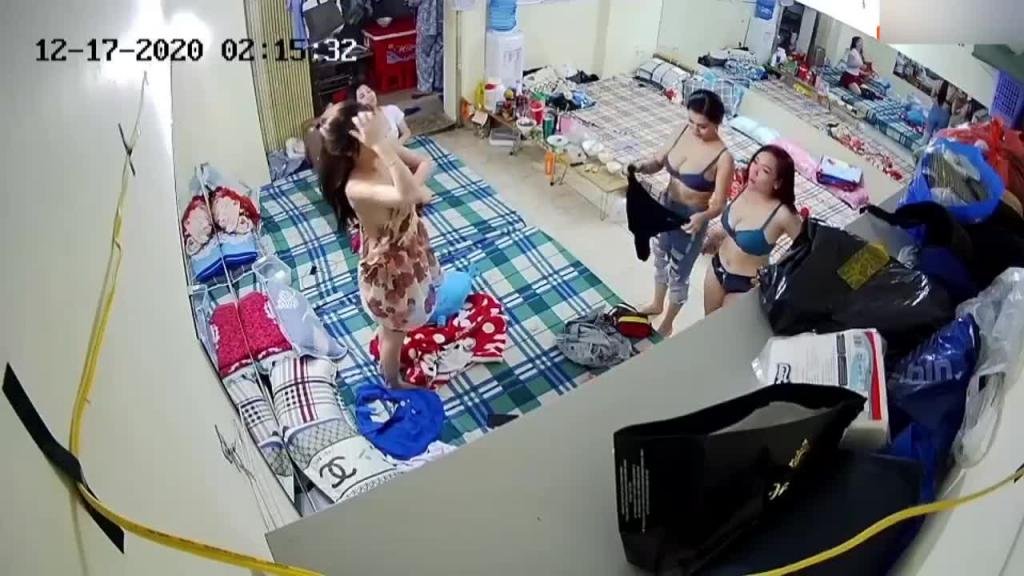 监控偷拍缅北电信诈骗公司女员工集体大通 铺睡觉洗澡 预览截图 5
