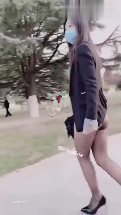 极限挑战露出界天花板狂人推特顶级身材网红御姐9zabc定制公园专玩人前露出 预览截图 4