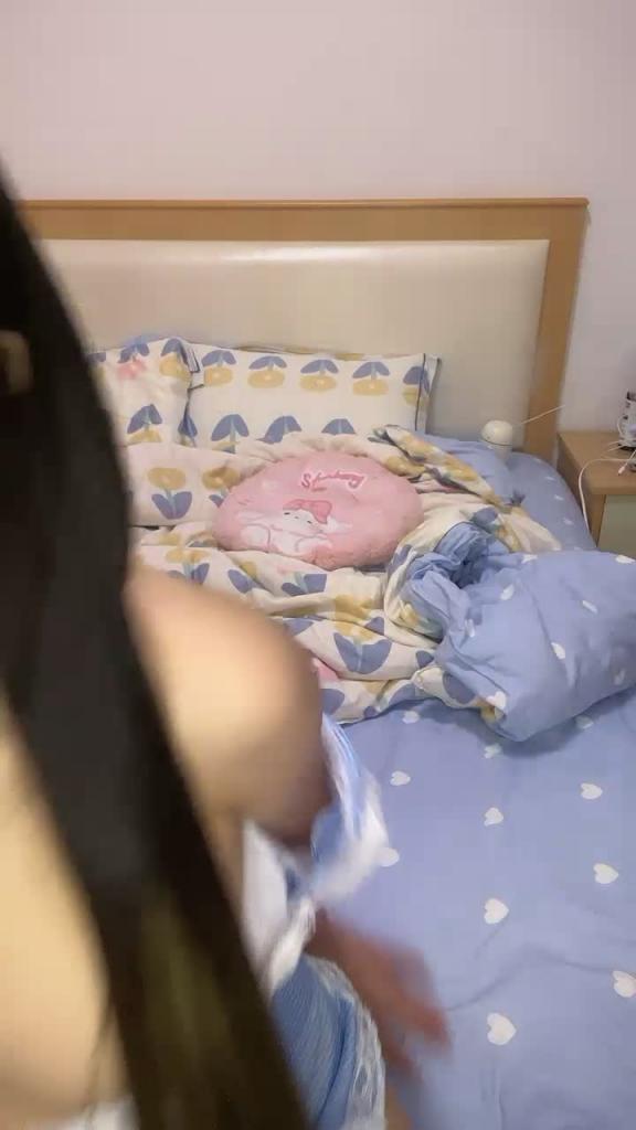 声音超嗲的萌妹子嫩穴特写 预览截图 2