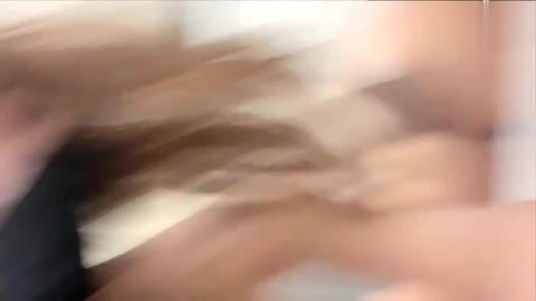 【烈焰红唇极品网红美女】拨开丁字裤炮友一顿舔逼,第一视角特写操逼,圆润美臀骑乘爆操,进进出出快速抽插 预览截图 7