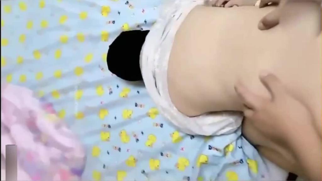 【绿帽乱伦】蒙眼嫂子以为是老公被超猥琐大神强上 预览截图 11
