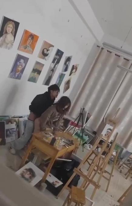 山东烟台画室学生激情啪啪 预览截图 3