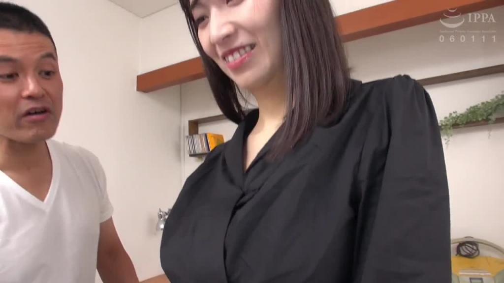 在公司成熟的神身材G罩杯美人OL 被中年男人性骚扰爱抚去掉束缚性欲暴走交尾!! 铃木真夕 OMT-036 预览截图 1