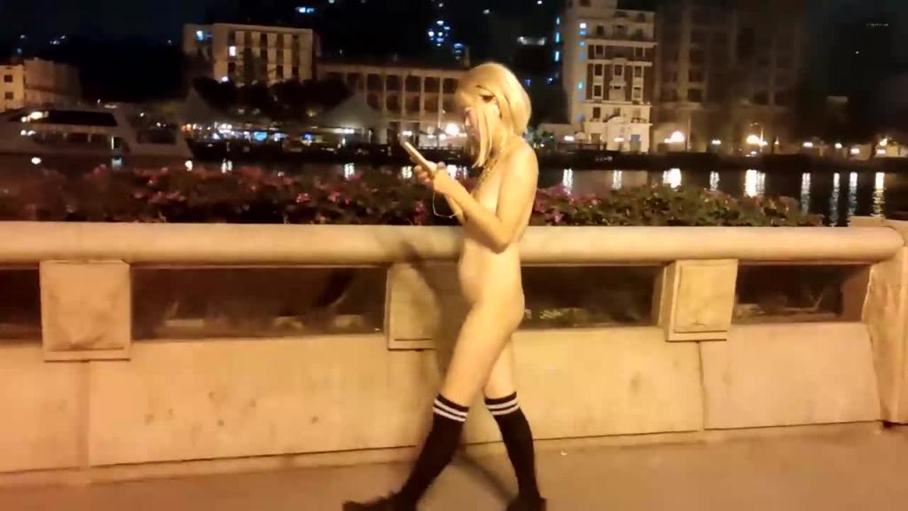 【户外露出天花板]美女“婷婷”广州街头全裸露出!扰乱交通秩序~男人集体刹车欣赏艺术 预览截图 6