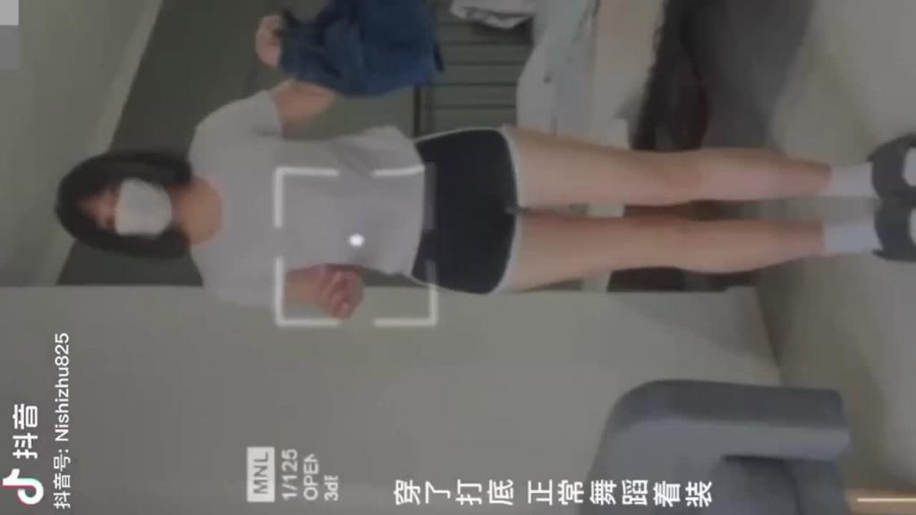 网红黑料-400万网红反差婊骚母狗大尺度黑料泄密流出 预览截图 1