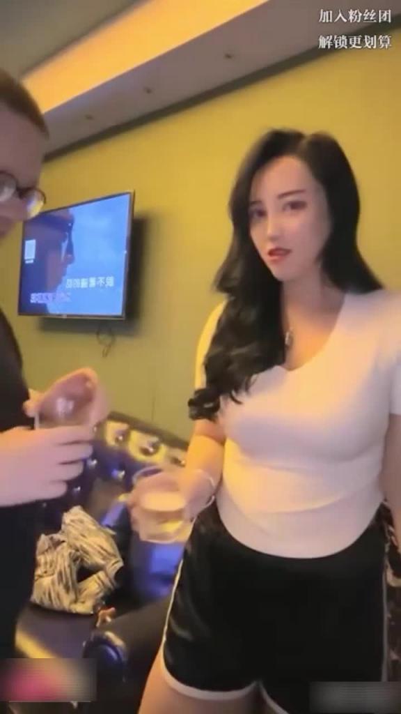 【KTV做爱】爆乳少妇勾引大哥KTV厕所做爱 预览截图 7
