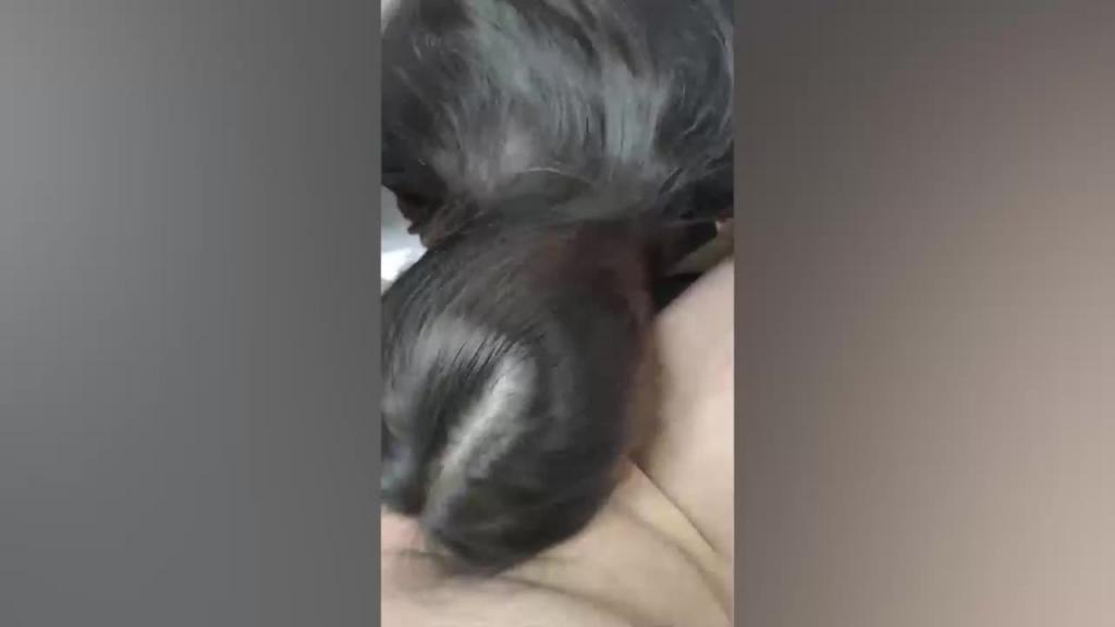 【嫂子乱伦】趁大哥国庆节带孩子出门时,我和水蛇腰跟波浪胸嫂子偷情,太好看了,爆操狂喷!A 预览截图 2