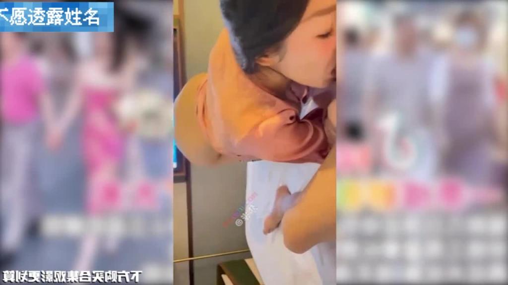 【抖音新瓜热点】一条成都春熙路承担了太多，继前几日爆出中石油某老总“胡继勇”带小三逛街被拍，中铁三局董事长“赫某”又被春熙路摄影师抓拍曝光！两瓜大合集，怪不得春熙路目前严谨街拍 预览截图 4