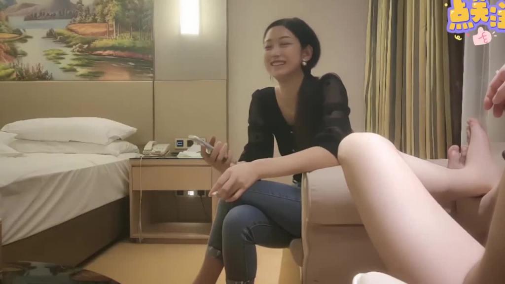 气质御姐人妻长腿牛仔裤沙发上半脱牛仔裤后入淫荡火翻天 预览截图 12