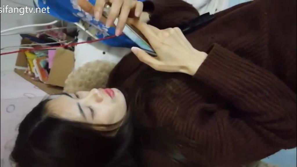 【情侣泄密】跟同居女友的性福生活,无套内射精液流出阴毛浓密,平常一直健身有腹肌,身材好细腰翘臀 预览截图 3