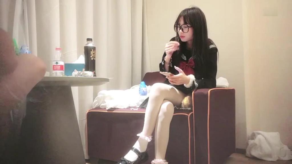 【勾搭少女】清纯00后萝莉学生妹、清纯乖巧_粉嫩娇躯暴力抽插 预览截图 1