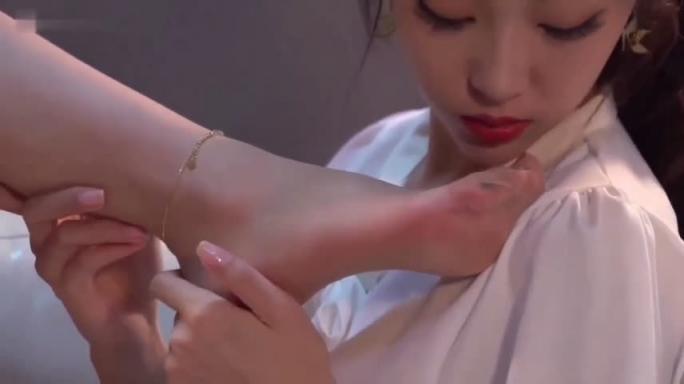 俩极品美少妇互舔互恋足癖的福利 预览截图 5