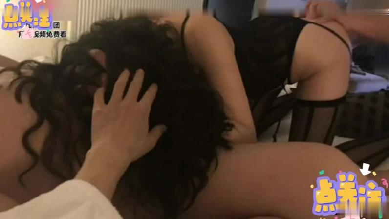 6p群交换妻!找个黑人操自己老婆!黑人舔逼就是厉害! 预览截图 1