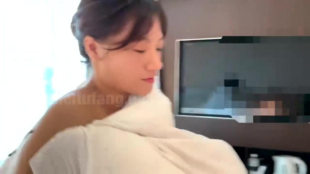 可爱的清纯妹子落入性爱的深渊 预览截图 5
