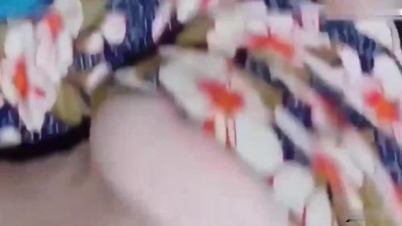 牛人乱伦妈妈跟外婆 预览截图 11