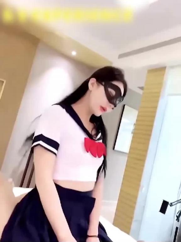 暴操极品JK学生装女神 预览截图 8