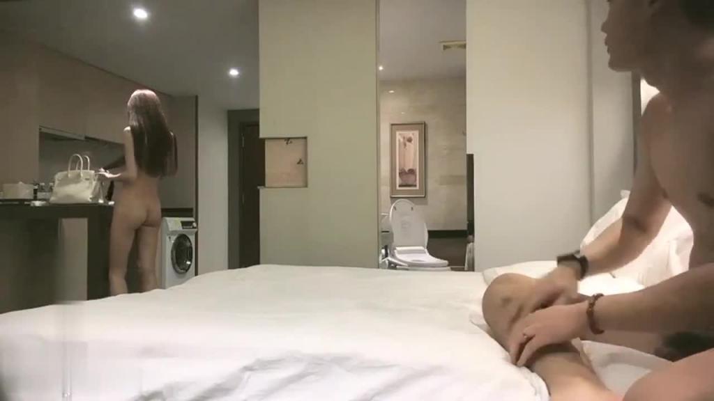【高端探花】史上最佳顶级尤物穿性感黑丝操最佳空姐178cm女神下海 预览截图 2