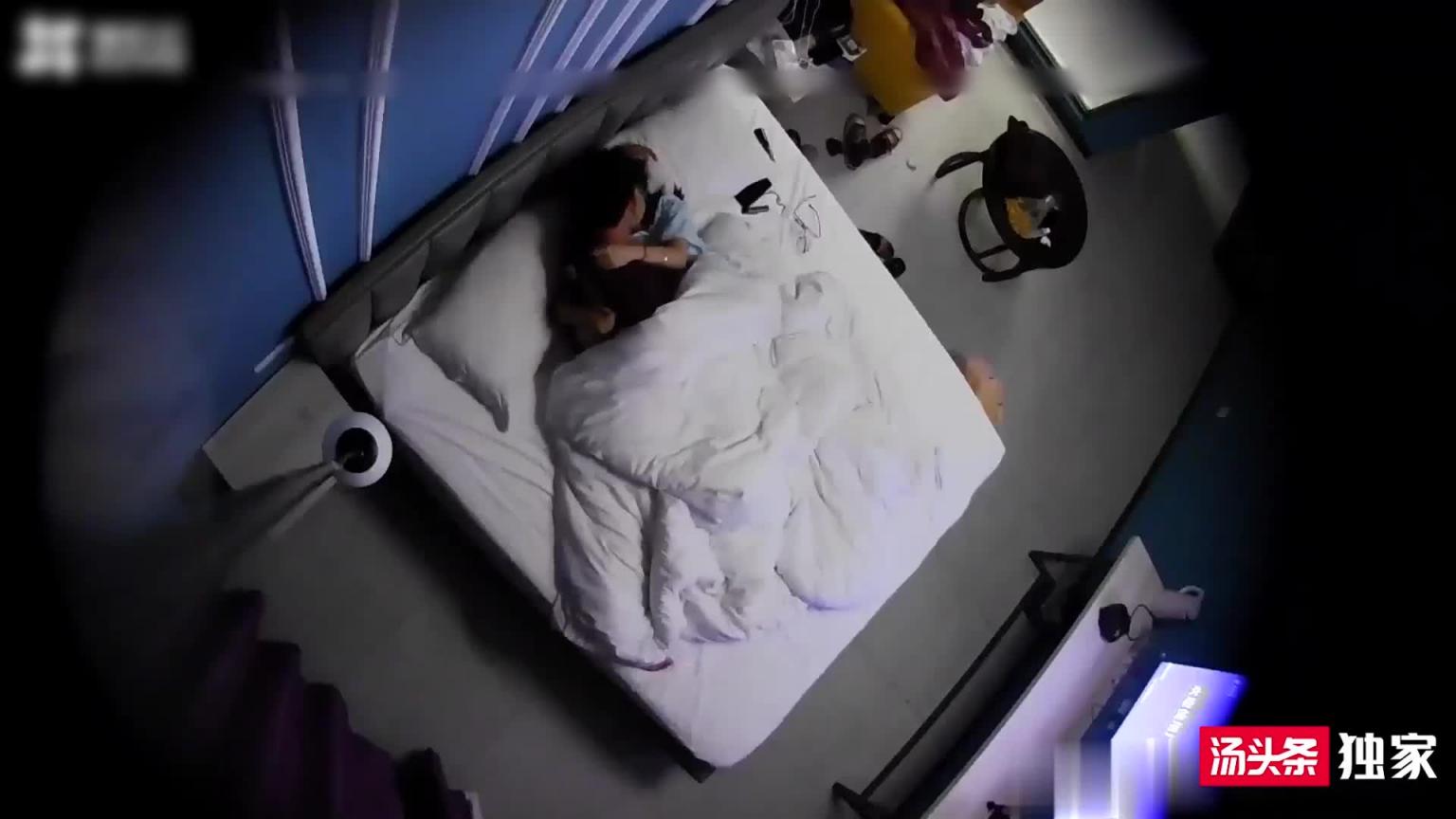 【真实偷拍】上海高三情侣,骗妈妈在闺蜜家睡觉,实际在酒店和男友打炮! 预览截图 8
