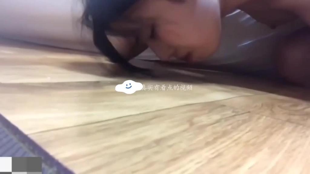 淫妻李艺彤第二季,多P事件后再被爆料! 预览截图 1