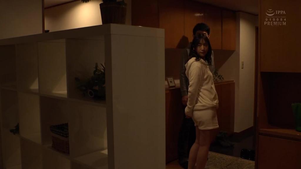 输给熟练接吻的痴女后辈诱惑唾液满溢中出交尾射精的我 星奈爱 PRED-284 预览截图 1