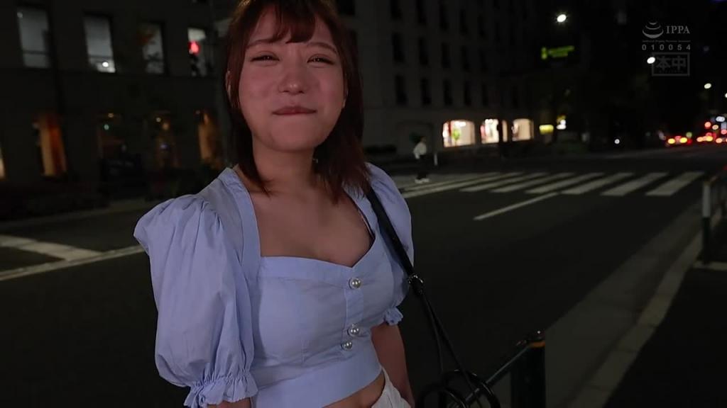 G罩杯 超开朗的变态! 新人AV女优人生初次无套中出 佐藤汐 HMN-475 预览截图 12