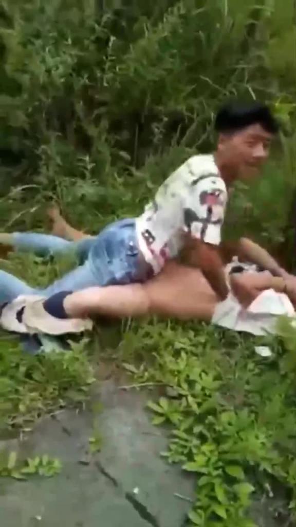 【劲爆勐料】渣男的禽兽行为!各种强奸脸小孩子都不放过!精选合集! 预览截图 4