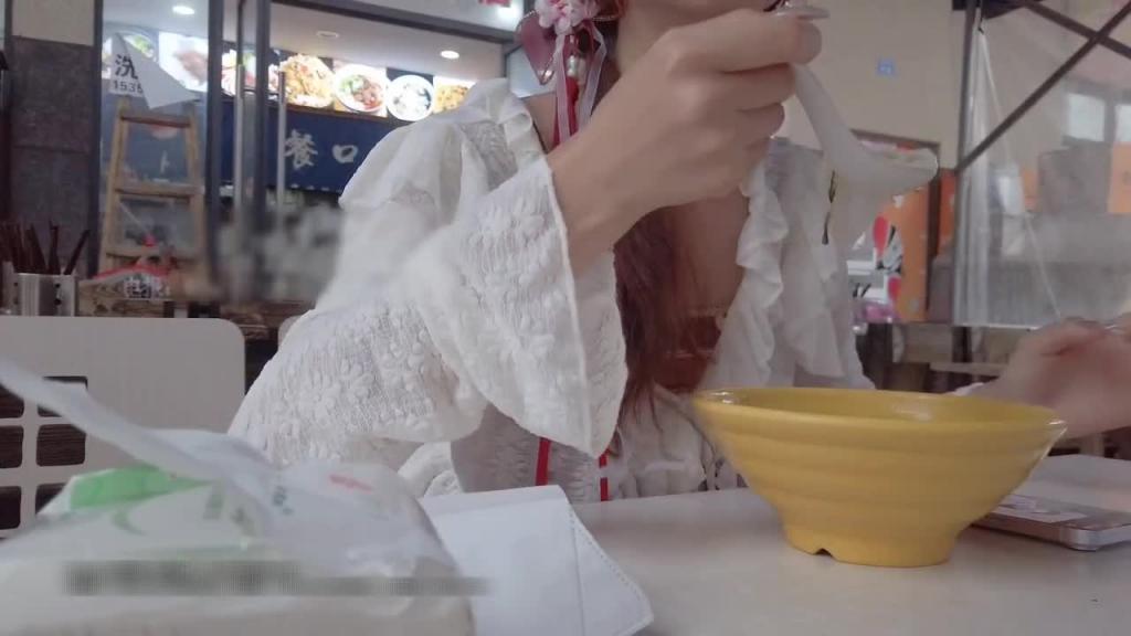 ☀️精致反差小萝莉☀️可爱花少女被主人爸爸肆意蹂躏,紧致粉嫩小穴被塞的满满的 预览截图 3