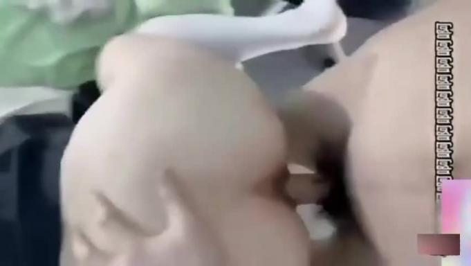 海角乱伦大神迷恋晓彤表妹新作白丝袜小脚给我足交 预览截图 6