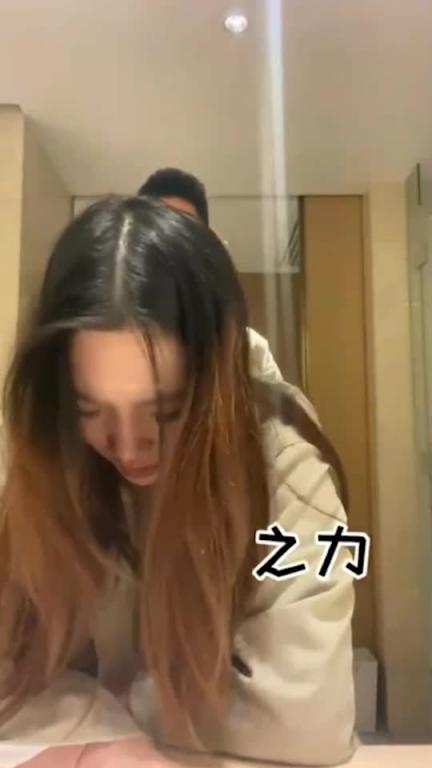 【孕妇无限内射】宝马哥把极品少女艹成大肚孕妇! 预览截图 1