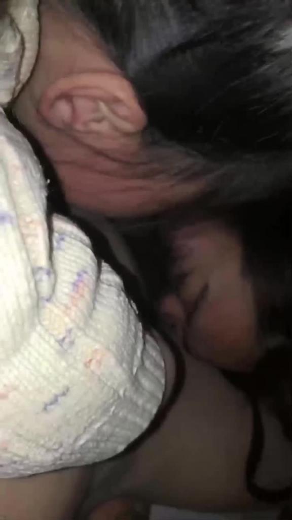 【淫乱家庭】毁三观精选3部!儿子边插老妈B边吃老爹J 父母带小女儿做爱 父母带小儿子性爱直播! 预览截图 6
